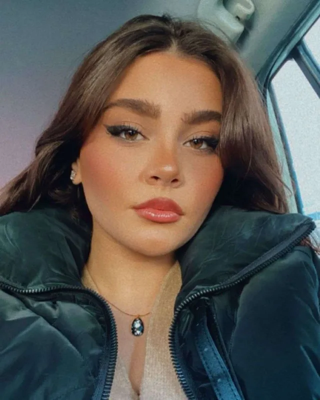 Van Dammın oğlundan azərbaycanlı həyat yoldaşı ilə bağlı paylaşım