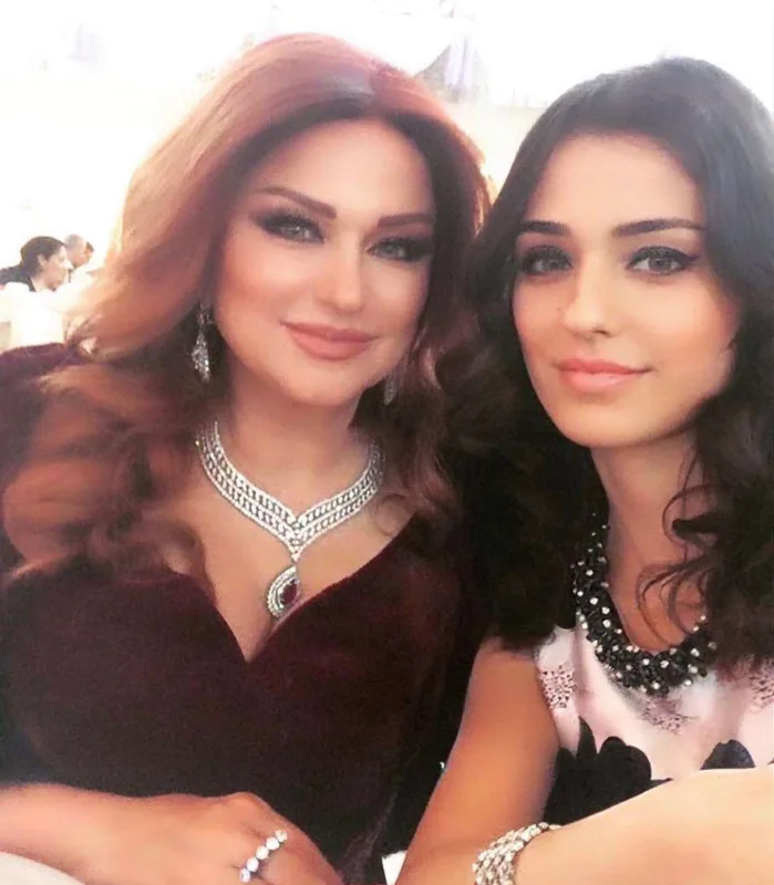 İlk dəfə böyük qızı ilə fotosunu paylaşdı