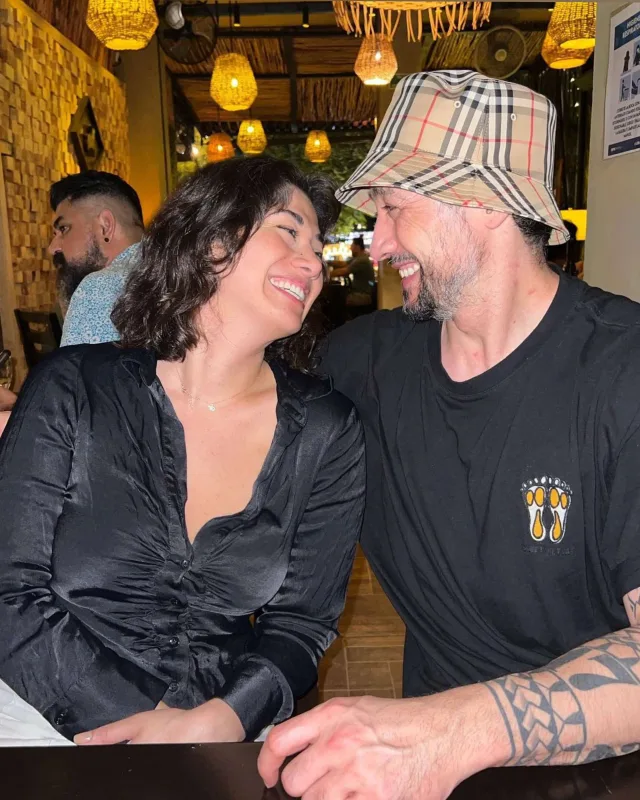 Türk futbolçu və azərbaycanlı sevgilisindən yeni fotolar