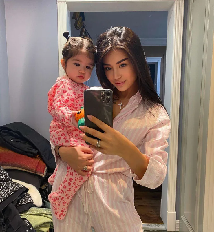 Elman qızını paylaşdı, rəy “yağışı”na tutuldu