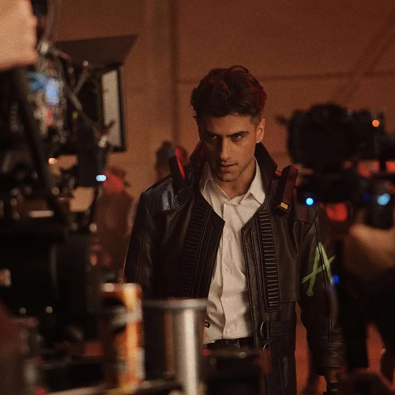 “Qazanıram, xərcləyirəm”