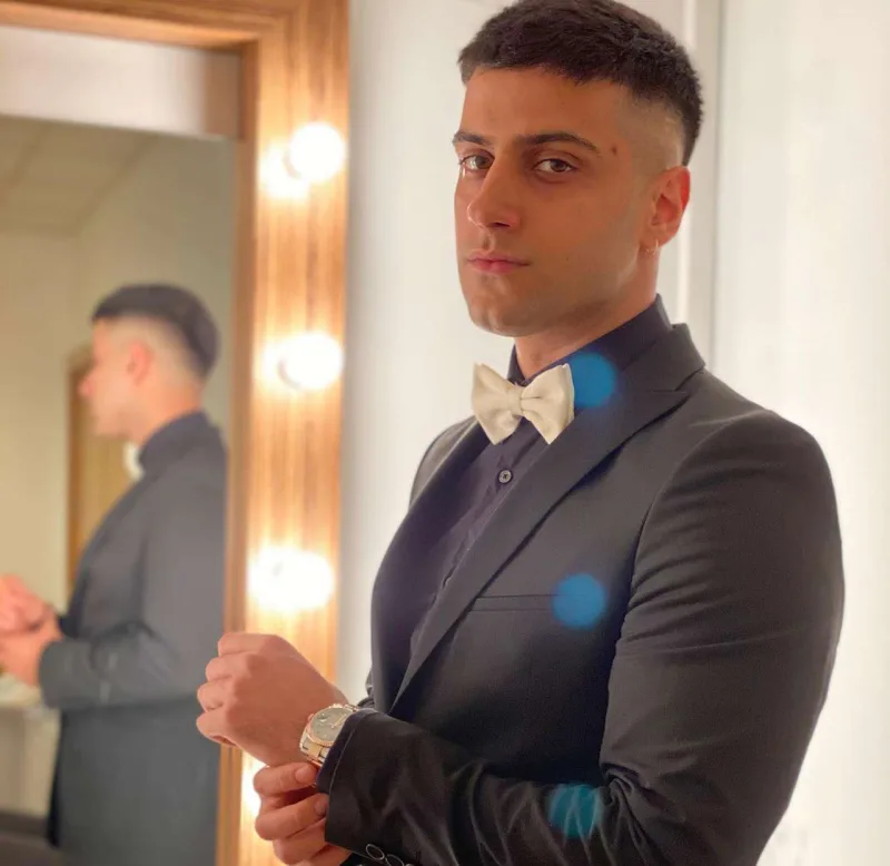 “Qazanıram, xərcləyirəm”