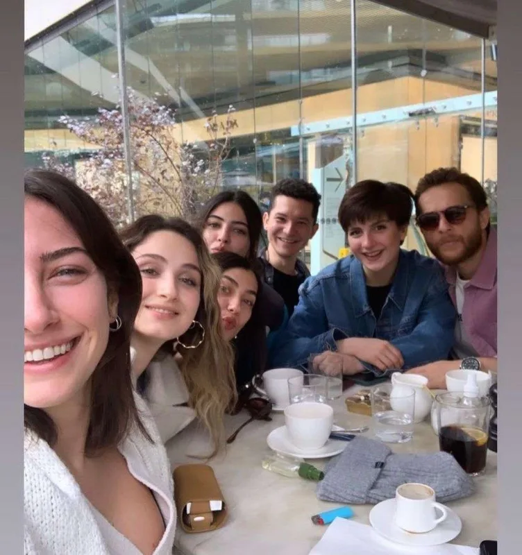 “Kırqın çiçekler” illər sonra görüşdü