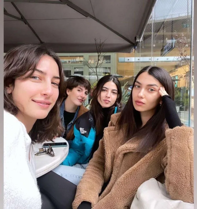 “Kırqın çiçekler” illər sonra görüşdü