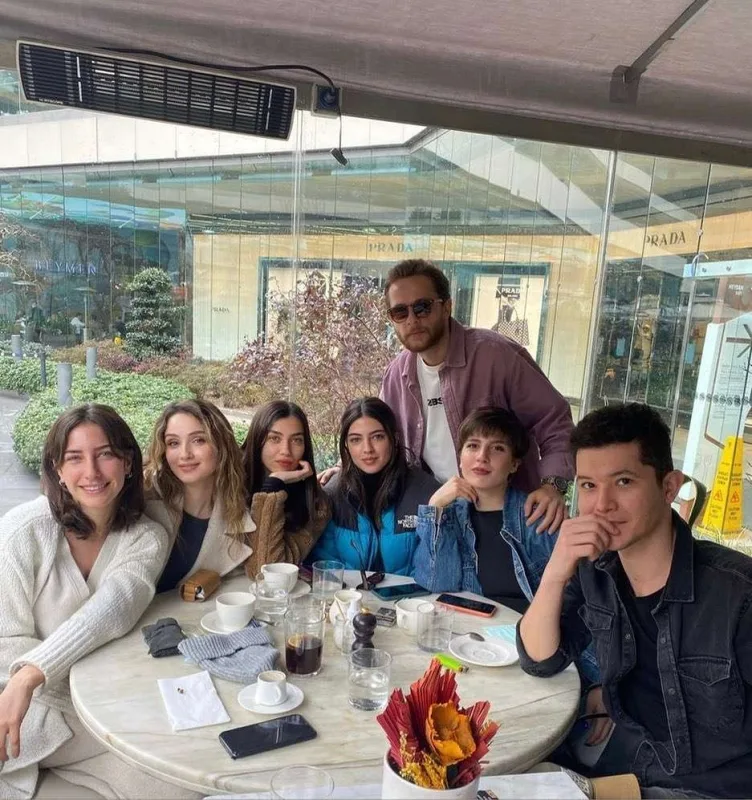 “Kırqın çiçekler” illər sonra görüşdü