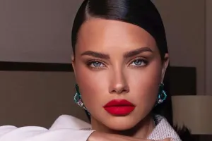 Adriana üçüncü dəfə ana olacaq