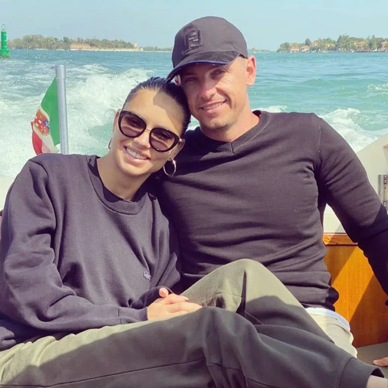 Adriana üçüncü dəfə ana olacaq