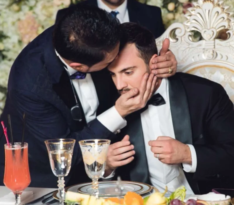 “Deyirlər,  kürəkəndən oğul,  gəlindən qız olmaz”