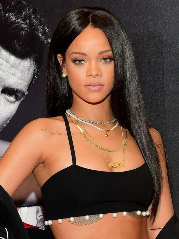 34 yaşlı Rihannanın təkamülü fotolarda