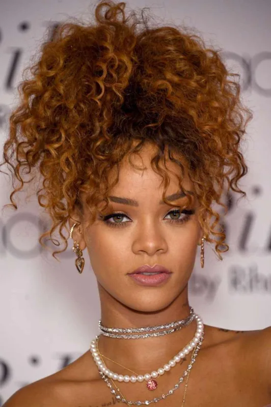 34 yaşlı Rihannanın təkamülü fotolarda