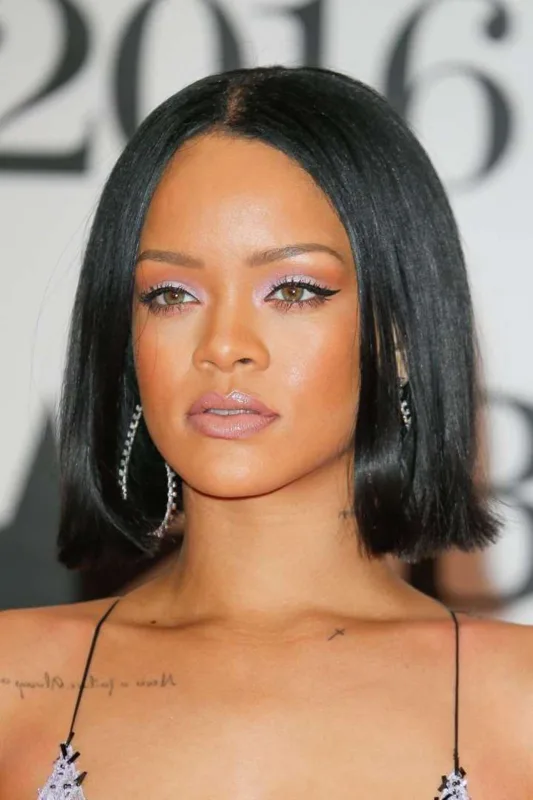 34 yaşlı Rihannanın təkamülü fotolarda