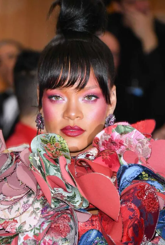 34 yaşlı Rihannanın təkamülü fotolarda