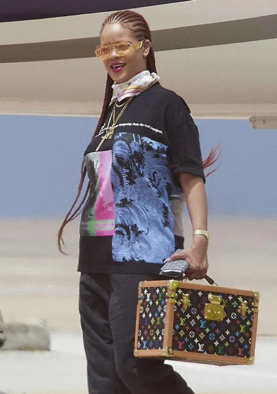 34 yaşlı Rihannanın təkamülü fotolarda