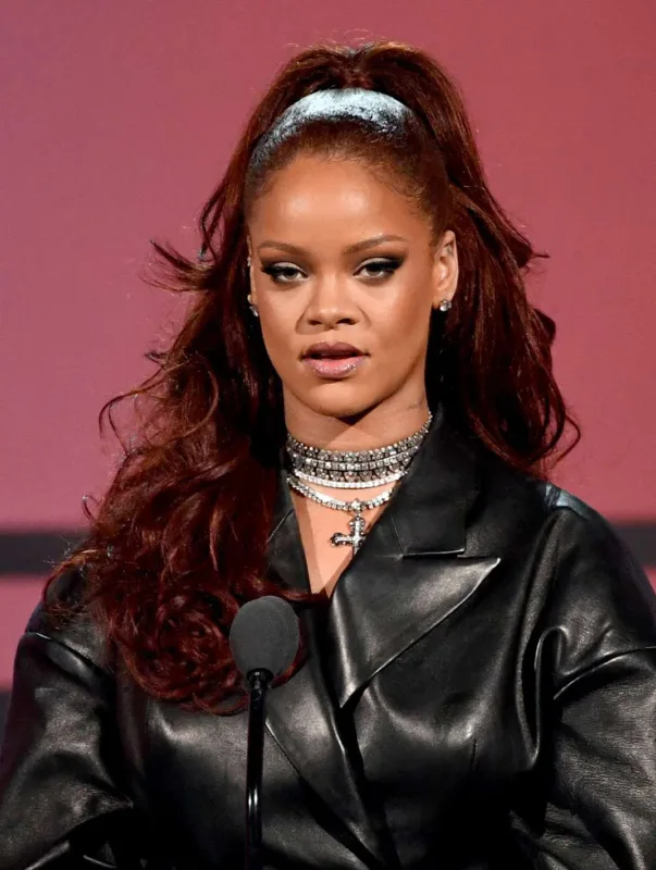 34 yaşlı Rihannanın təkamülü fotolarda