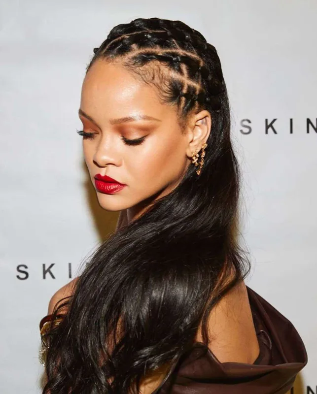 34 yaşlı Rihannanın təkamülü fotolarda