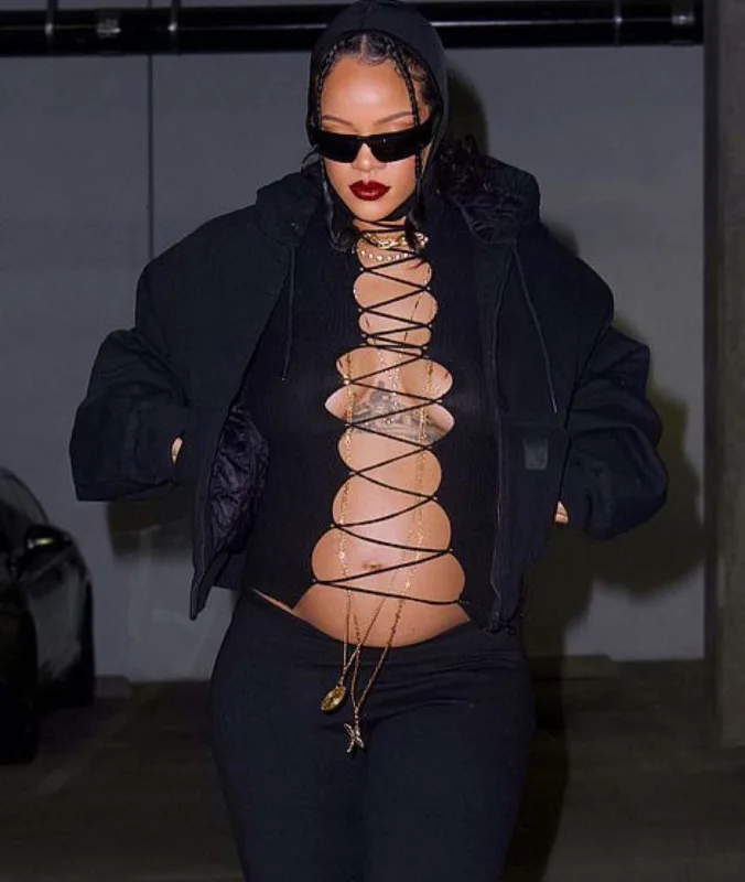 34 yaşlı Rihannanın təkamülü fotolarda
