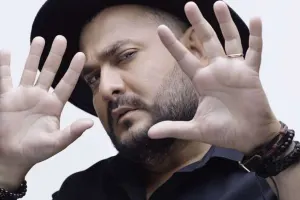 “Əsəbini evdə arvad-uşağa tökürsən”