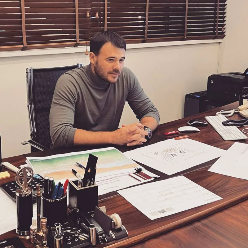 “Saatına 5 dollar qazanırdım”