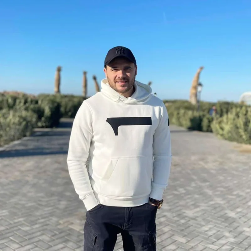 “Saatına 5 dollar qazanırdım”