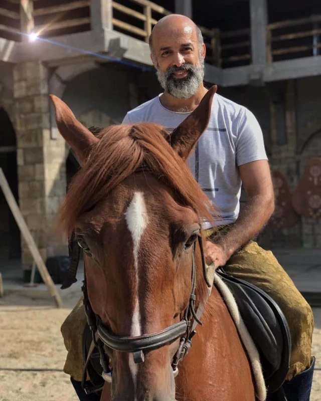 Xalq artistinin instaqramına hücum olunur