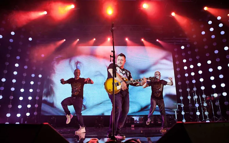 “Ruki Vverx!” Bakıya gəlir