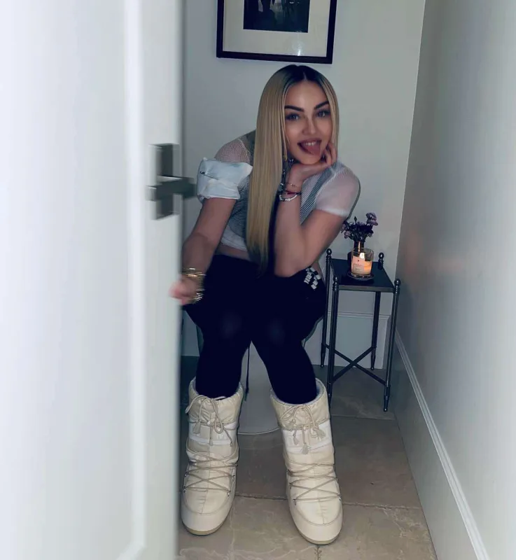 Fotoşoplu şəkillərinə görə tənqid olundu