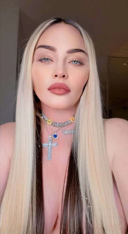 Fotoşoplu şəkillərinə görə tənqid olundu