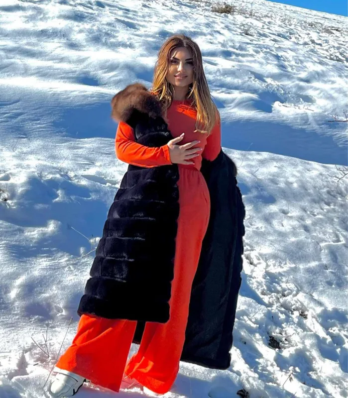 “17 min manatlıq kürküm var”