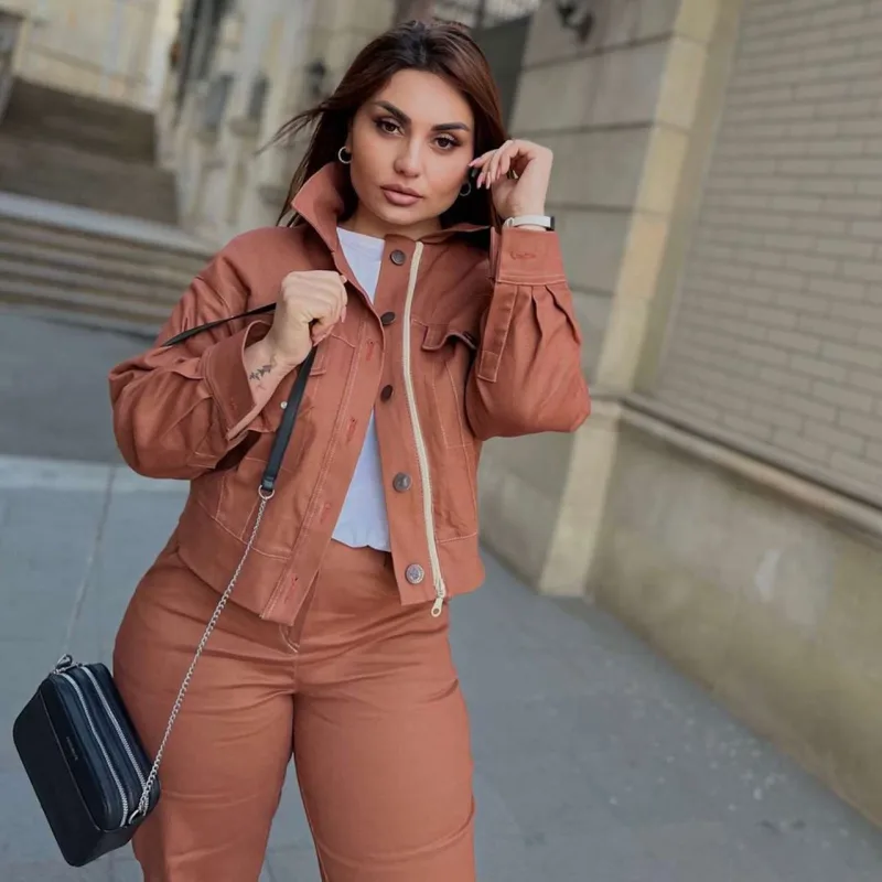 “17 min manatlıq kürküm var”