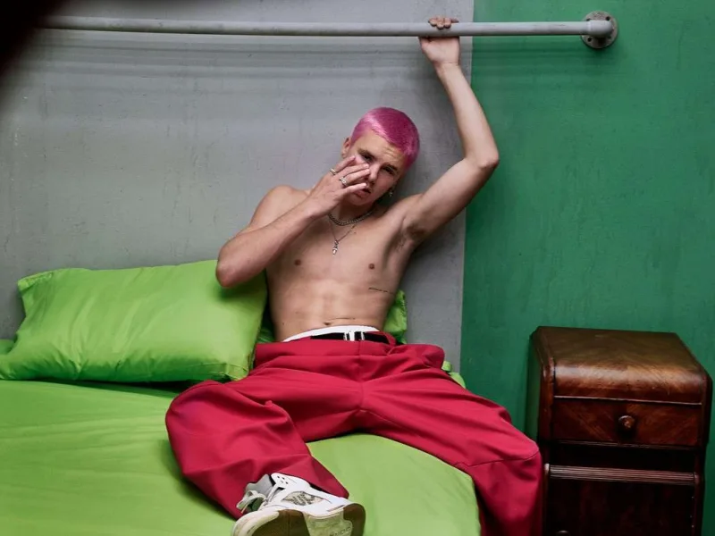 Bekhamın oğlu müğənniliyə başlayır