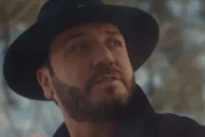 Rəsul daha bir mahnısını təqdim etdi