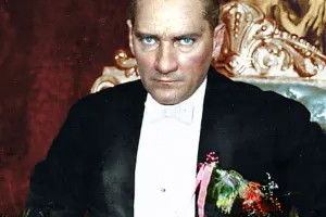 Atatürkün gənclik sevgisi film olur