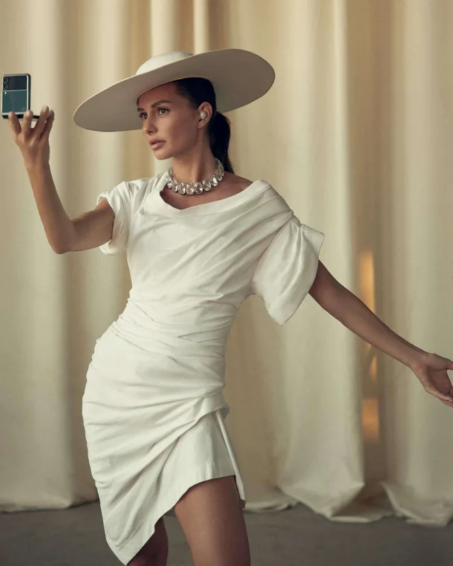 Reklam etdiyi kremə görə tənqid olundu