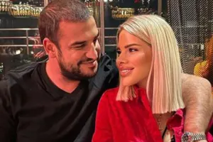 Barışdığı keçmiş əri ilə ayrıldı