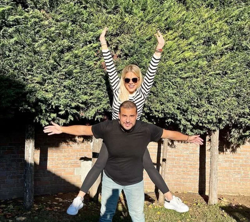 Barışdığı keçmiş əri ilə ayrıldı