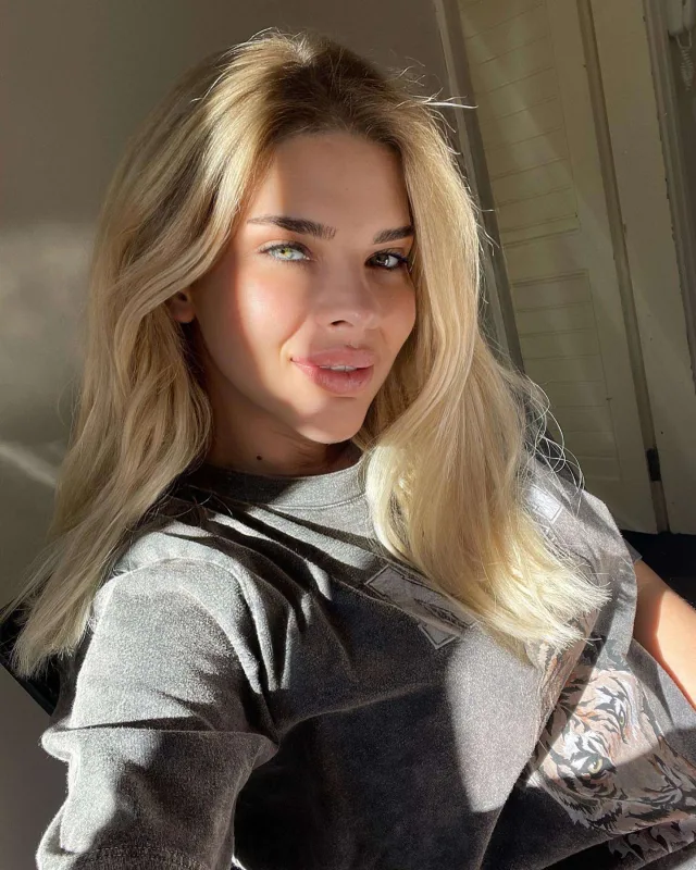 Barışdığı keçmiş əri ilə ayrıldı