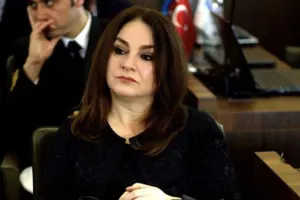 “Aktyordan lider olar?”