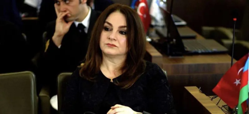 “Aktyordan lider olar?”