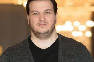 Şahan Gökbakar türk kişiləri tənqid etdi