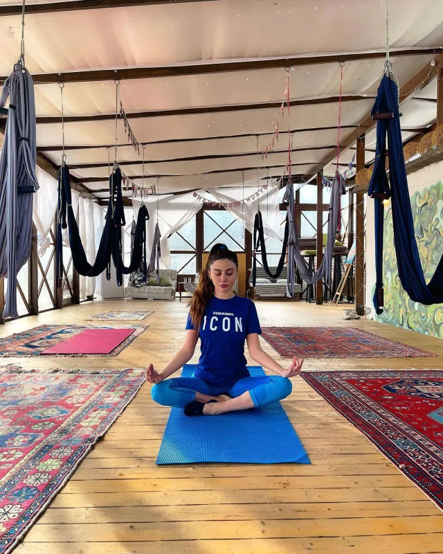 Aysel yoqaya başladı