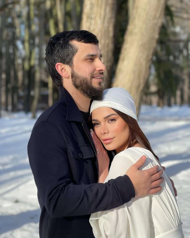 Aysun nişanlısı ilə dini kəbin kəsdirdi