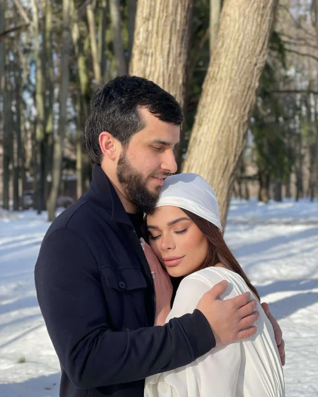 Aysun nişanlısı ilə dini kəbin kəsdirdi