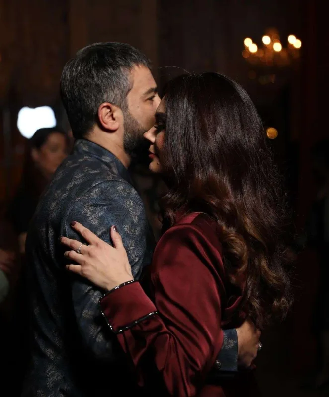 Şəhriyardan Oksanaya “Həyatımın qadını”