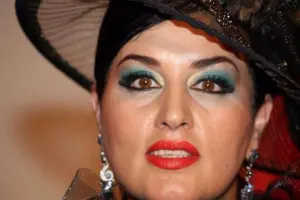 “Atam gördü ki, bizə mane olur, götürüb pencəyini getdi”