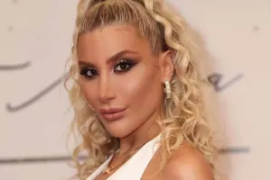 İrem Derici Azərbaycana gəlir