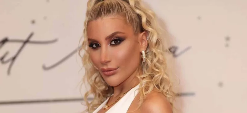 İrem Derici Azərbaycana gəlir