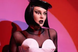 Maruv konsertlərini təxirə saldı