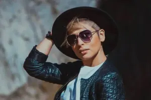 Qərbi tənqid edənləri ələ saldı