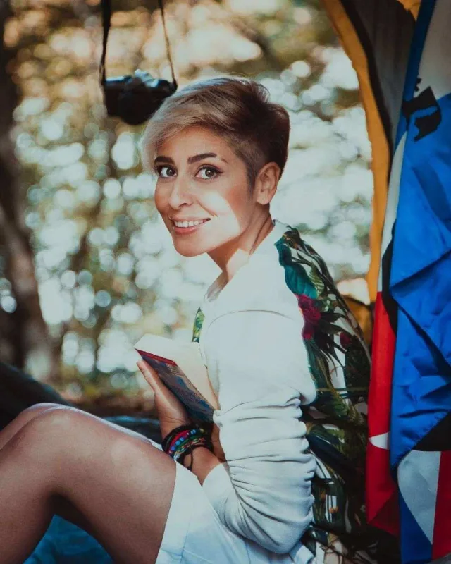 Qərbi tənqid edənləri ələ saldı