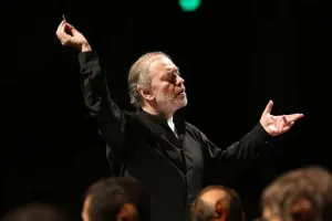 Rus əsilli məşhur dirijor işdən qovuldu